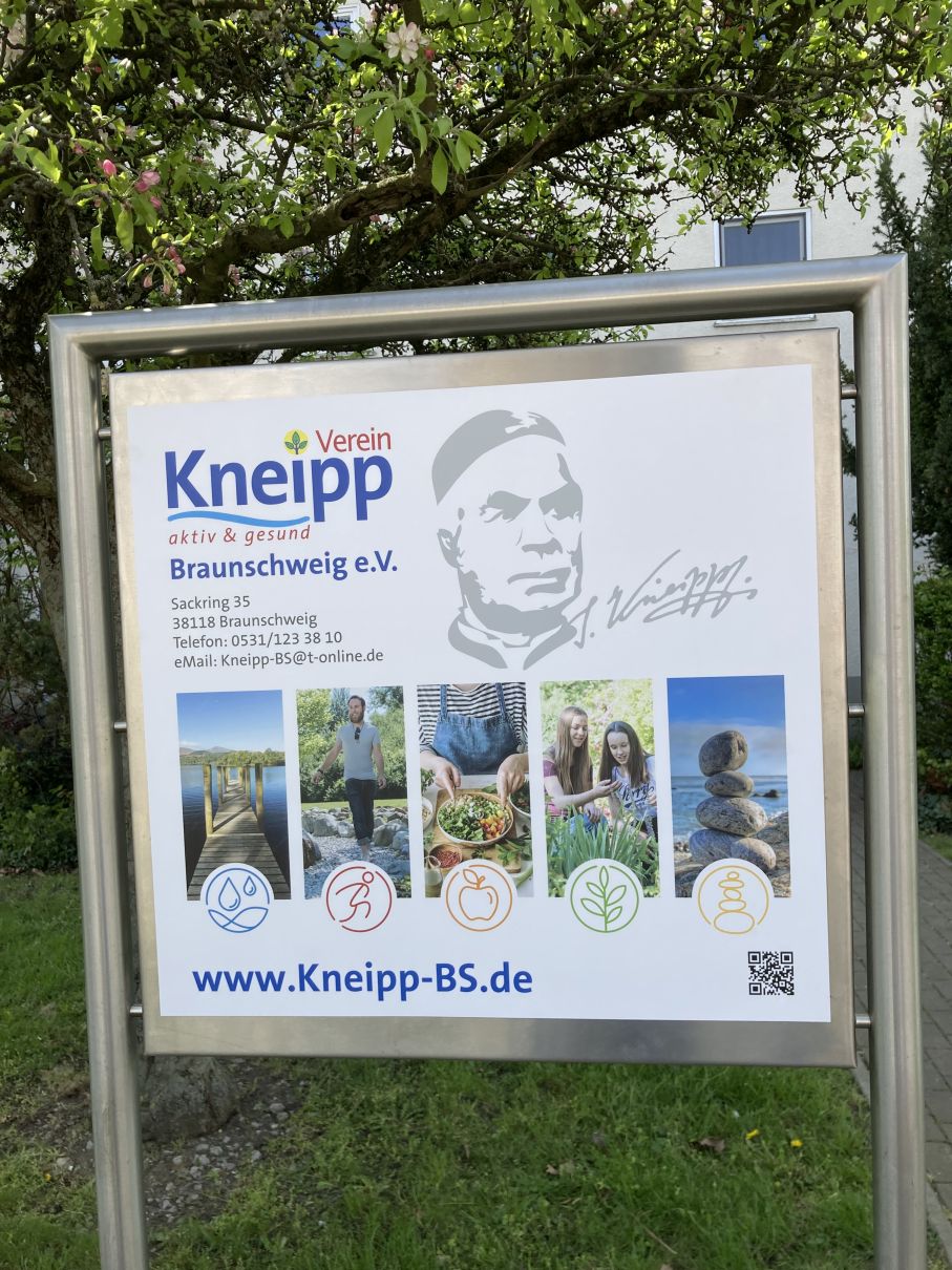 Schild vor Kneipp-Geschäftsstelle